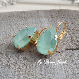 Oorbellen Sofia met Swarovski Druppel 18x13mm" Crystal Mint Green"