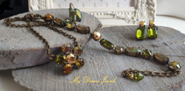 Ketting Flower "Fall Iridescent Olivine" met Swarovski Crystal