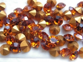 Swarovski 1100 puntsteen Madeira Topaz 8,2mm ( SS39 )