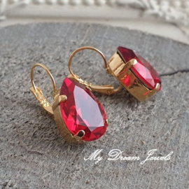 Oorbellen Sofia met Swarovski Crystal " Scarlet Red "