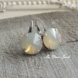 Oorbellen Rivoli met Swarovski Light Grey Opal