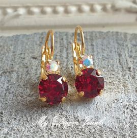 Oorbellen Fem met Swarovski "Crystal AB & Ruby"