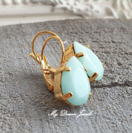 Oorbellen Belle met Swarovski Druppel "Mint Alabaster"