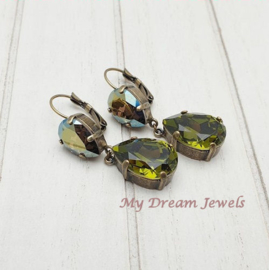 Oorhangers met Swarovski Crystal  Iridescent Olivine Green