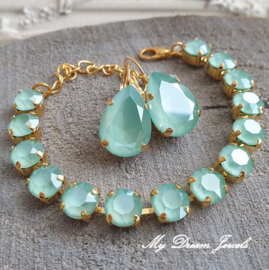 Oorbellen Sofia met Swarovski Druppel 18x13mm" Crystal Mint Green"