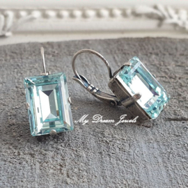 Oorbellen met een Swarovski rechthoek  "Light Azore"