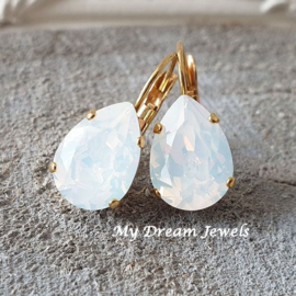 Oorbellen Belle met Swarovski druppel "White Opal"
