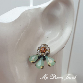 Oorstekers Femme met Swarovski Flower en Green Opal