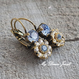 Oorbellen Lara  Flower met Swarovski  Light Sapphire & Vintage Flower Crystal