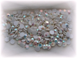 Swarovski platte steen Chalkwhite AB  SS30 per 4 stuks