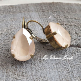 Oorbellen Sofia met Swarovski Druppel 18x13mm " Crystal Ivory"