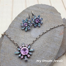 Oorbellen Daisy Flower met Swarovski Crystal Vitrail Blue/Violet