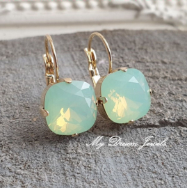 Oorbellen Square met Swarovski " Chrysolite Opal "