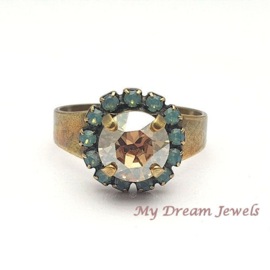 Verstelbare ring met Swarovski Crystal Pacific Opal en Golden Shadow
