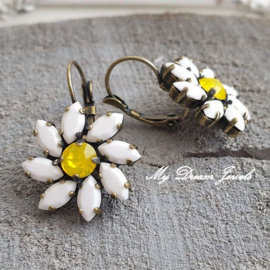 Oorbellen Daisy Flower met Swarovski Crystal White/Yellow