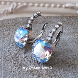 Oorbellen Square met Swarovski White Opal en Light Sapphire Shimmer