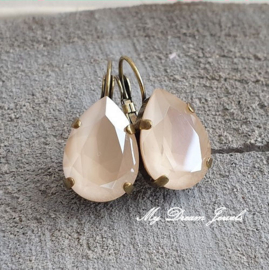 Oorbellen Sofia met Swarovski Druppel 18x13mm " Crystal Ivory"