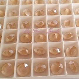 Swarovski 1088 Xirius puntsteen Crystal Ivory Cream 8,2mm ( SS39 )