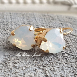 Oorbellen Hart met Swarovski White Opal