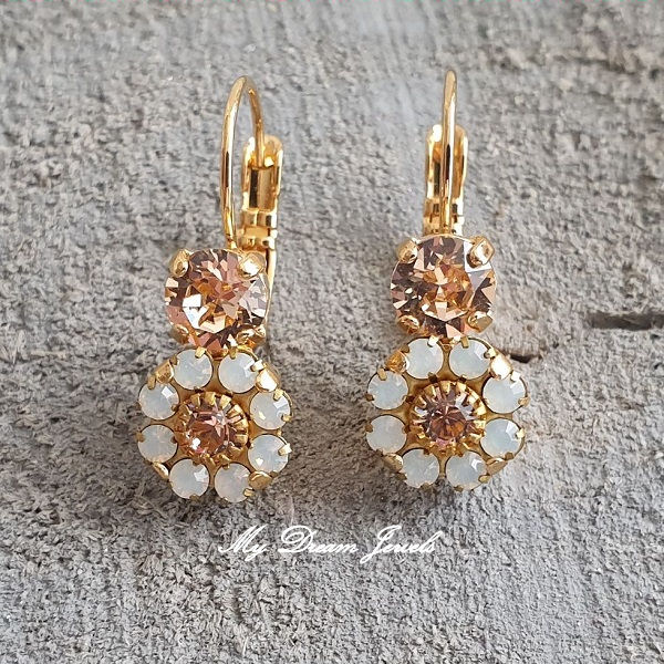 Oorhanger Light Peach met Vintage Swarovski Flower Light Peach en White Opal