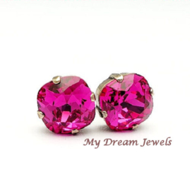 Oorstekers Square met Swarovski Fuchsia