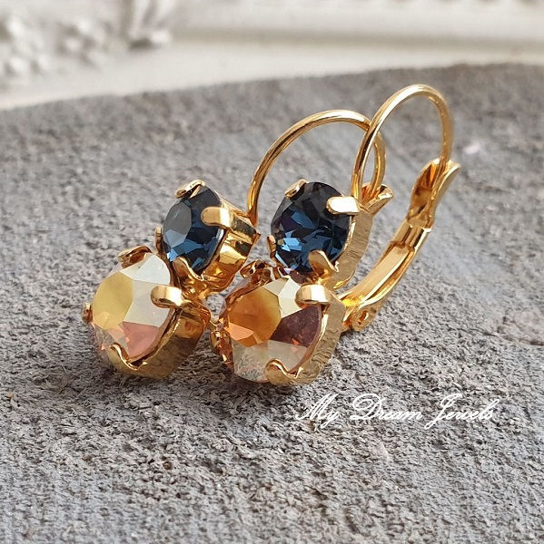 Oorbellen Lara met Swarovski "Montana Blue en Metallic Sunshine "