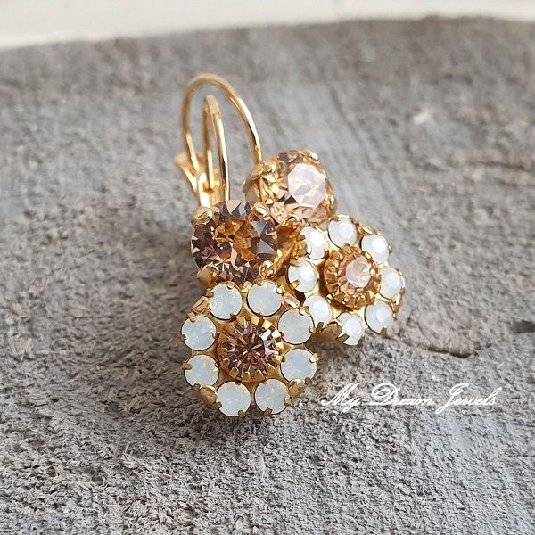 Oorhanger Light Peach met Vintage Swarovski Flower Light Peach en White Opal