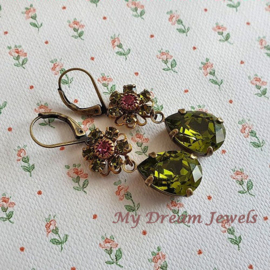 Oorhangers Vintage Swarovski Flower Olivine/Rose