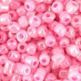 Rocailles Opaque Vintage High Shine Pink 4mm 