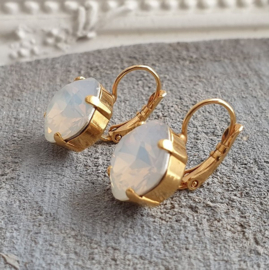 Oorbellen Square met Swarovski White Opal