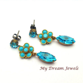 Oorstekers met Swarovski Vintage Flower Turquoise