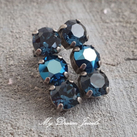 Oorstekers triple Midnight Blue met Swarovski Crystal