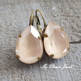 Oorbellen Sofia met Swarovski Druppel 18x13mm " Crystal Ivory"