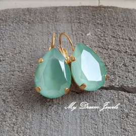 Oorbellen Sofia met Swarovski Druppel 18x13mm" Crystal Mint Green"