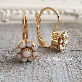 Oorbellen met Vintage Swarovski Flower White