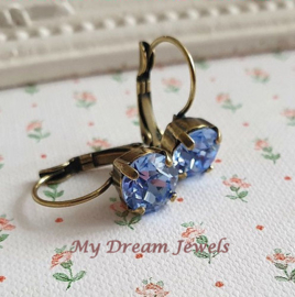 Oorbellen Alison met Swarovski "Light Sapphire "