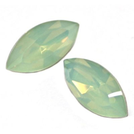 Swarovski 4228 Navette Chrysolite Opal 8x4mm / 2st