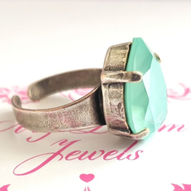 Verstelbare ring met een Swarovski Druppel Mint Green