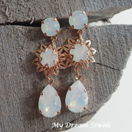 Oorstekers Filigree Flower met Swarovski Crystal White Opal