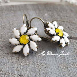 Oorbellen Daisy Flower met Swarovski Crystal White/Yellow
