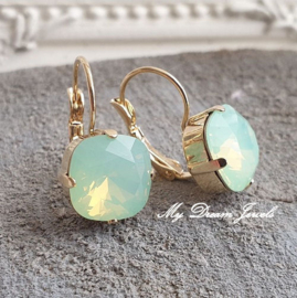 Oorbellen Square met Swarovski " Chrysolite Opal "
