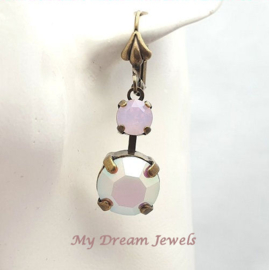 Oorbellen met Vintage Swarovski crystal Chalkwhite AB en Rose Water Opal