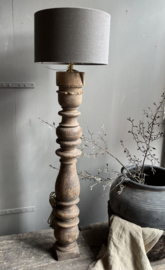 Houten Balusterlamp  -Aura Peeperkorn-