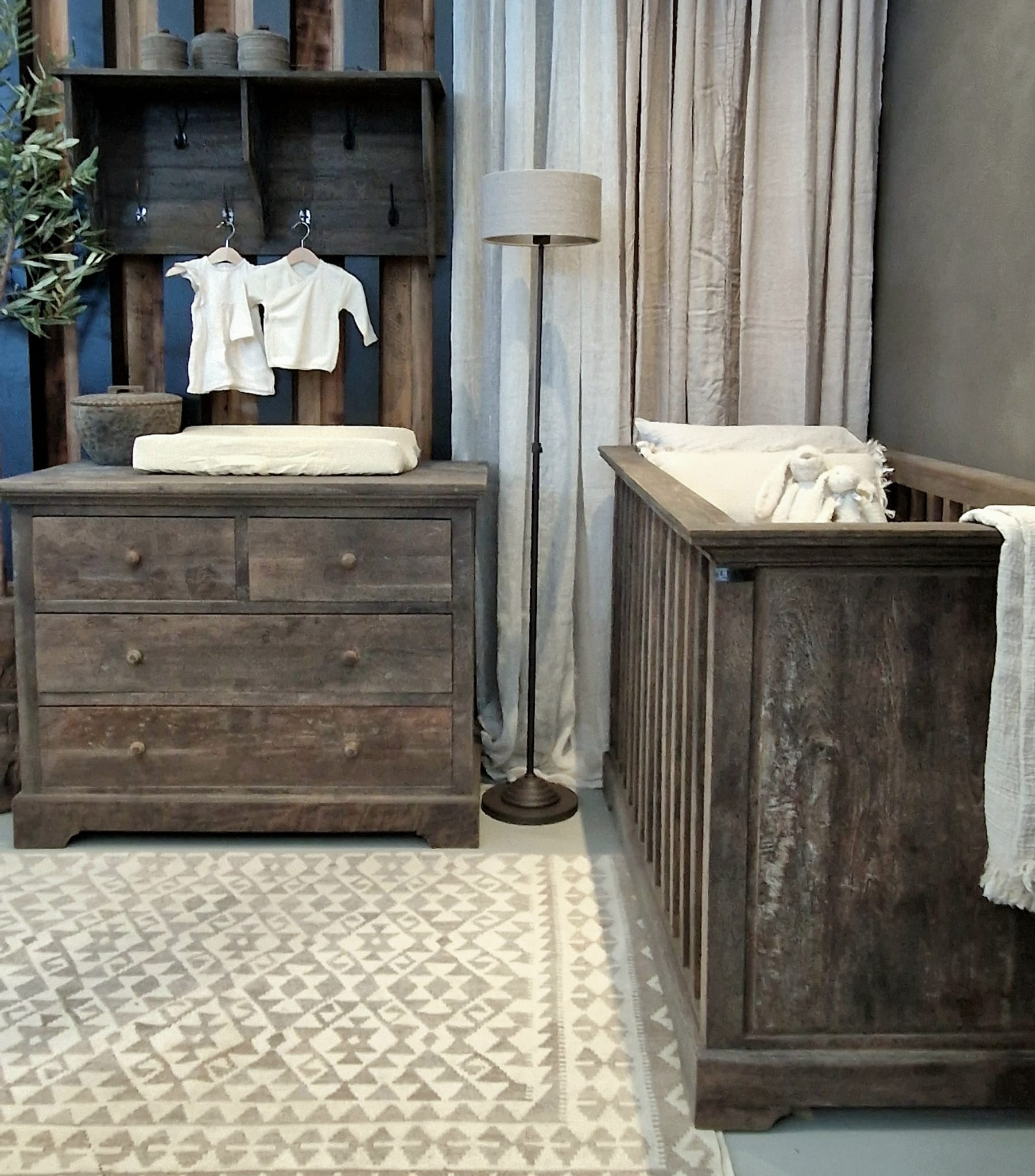 Houten Commode met lades -Luksa Home Collection-