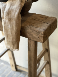 Oud Houten Kruk Hoog