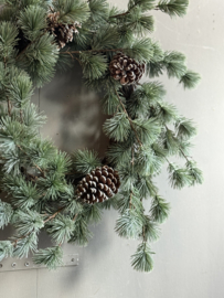 Kerstkrans Zijde Pinus met dennenappels
