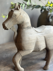 Houten Paard M  -Aura Peeperkorn-