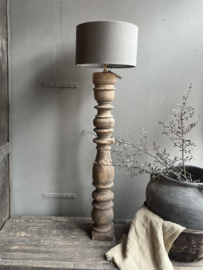 Balusterlampe aus Holz -Aura Peeperkorn-