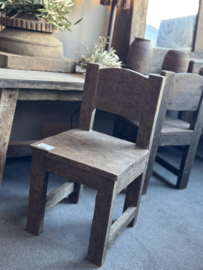 Kinderstuhl aus Holz -Aura Peeperkorn-