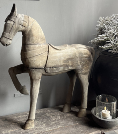 Houten Paard -Aura Peeperkorn-